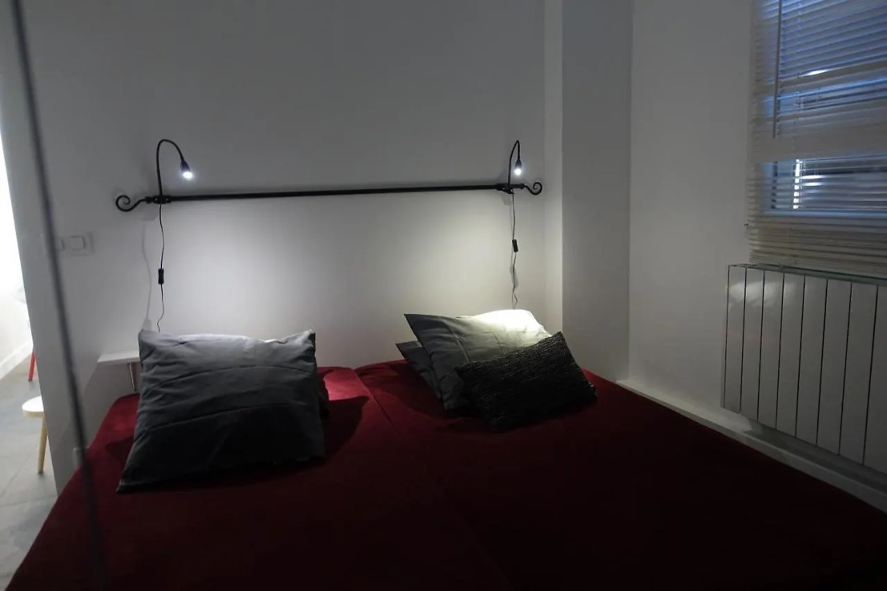 Cite Pilleux - Cozy Apartment In A Private Lane Paris